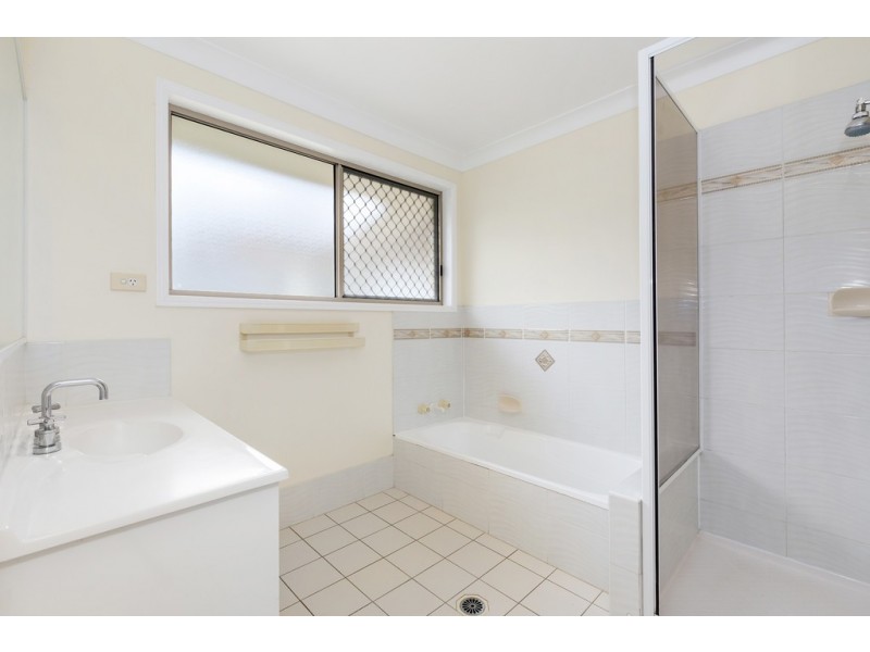 1 Nandina Terrace, Banora Point NSW 2486