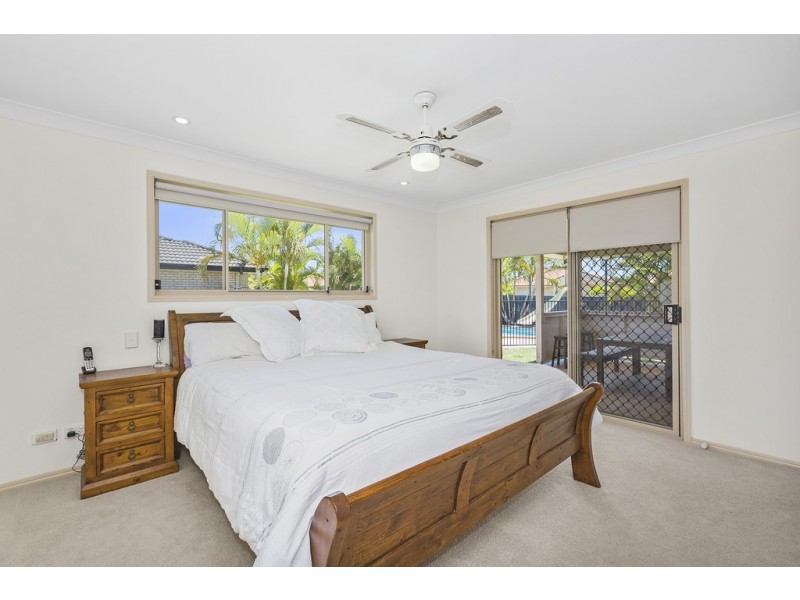 7 Riversdale Boulevard, Banora Point NSW 2486