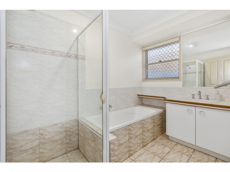 7 Riversdale Boulevard, Banora Point NSW 2486