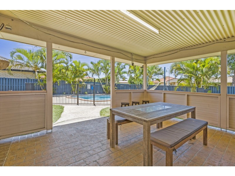 7 Riversdale Boulevard, Banora Point NSW 2486