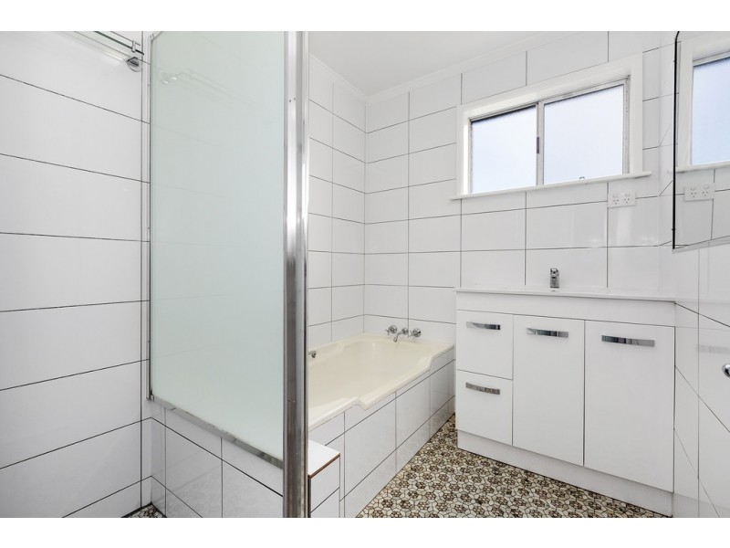 1 Kittiwake Street, Banora Point NSW 2486