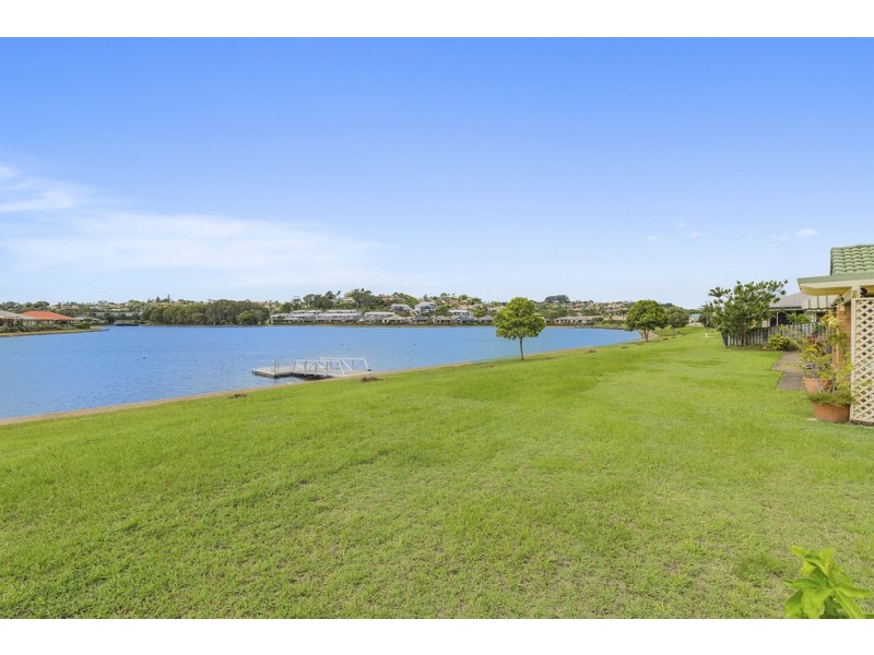 4 Minerva Court, Banora Point NSW 2486