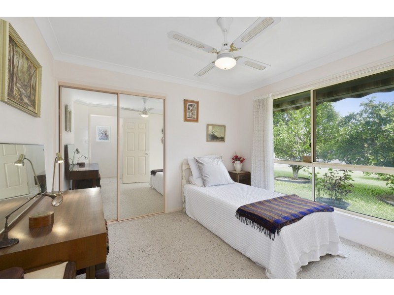 4 Minerva Court, Banora Point NSW 2486