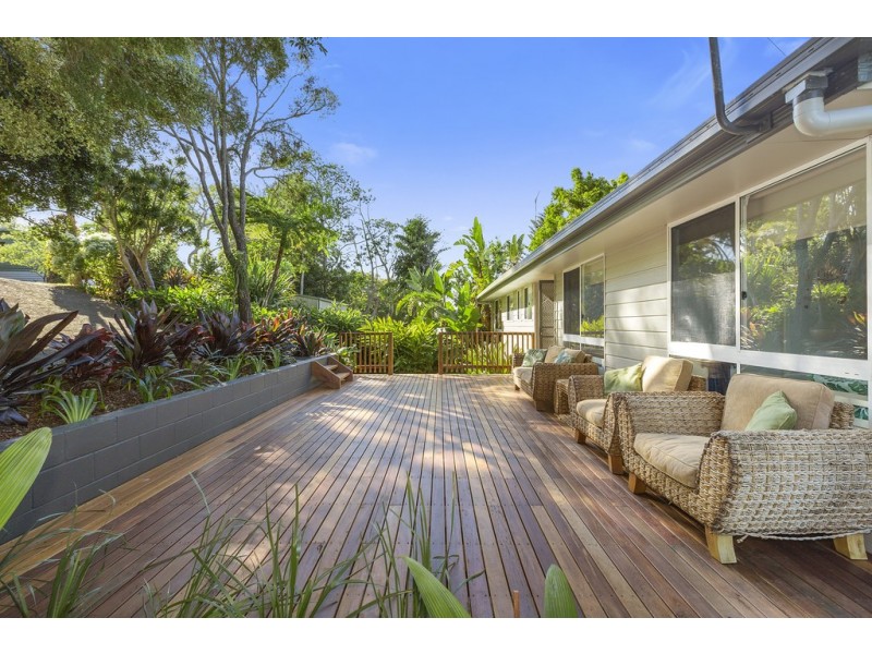 15 Broadwater Esplanade, Bilambil Heights NSW 2486