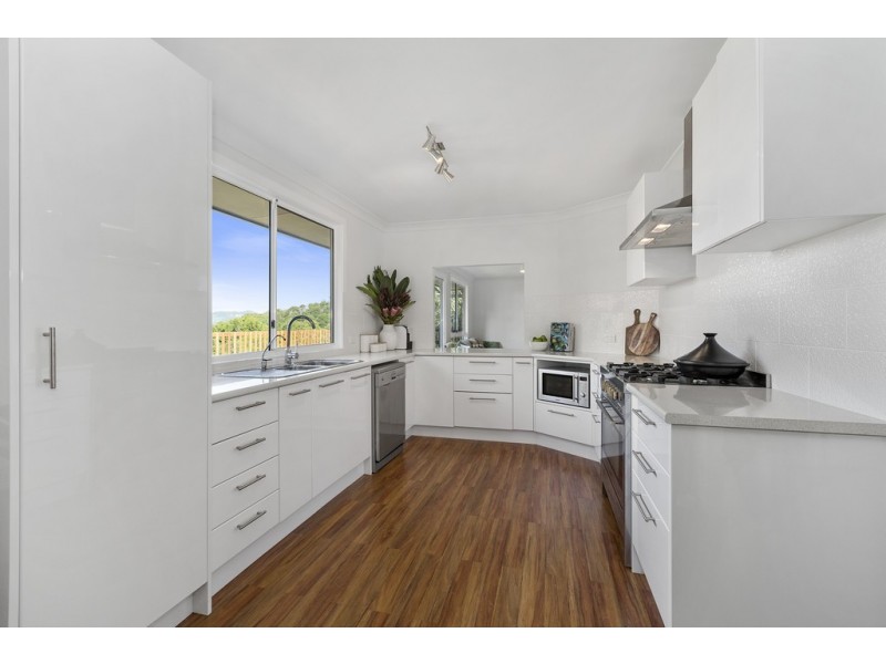 15 Broadwater Esplanade, Bilambil Heights NSW 2486