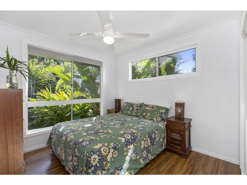 15 Broadwater Esplanade, Bilambil Heights NSW 2486