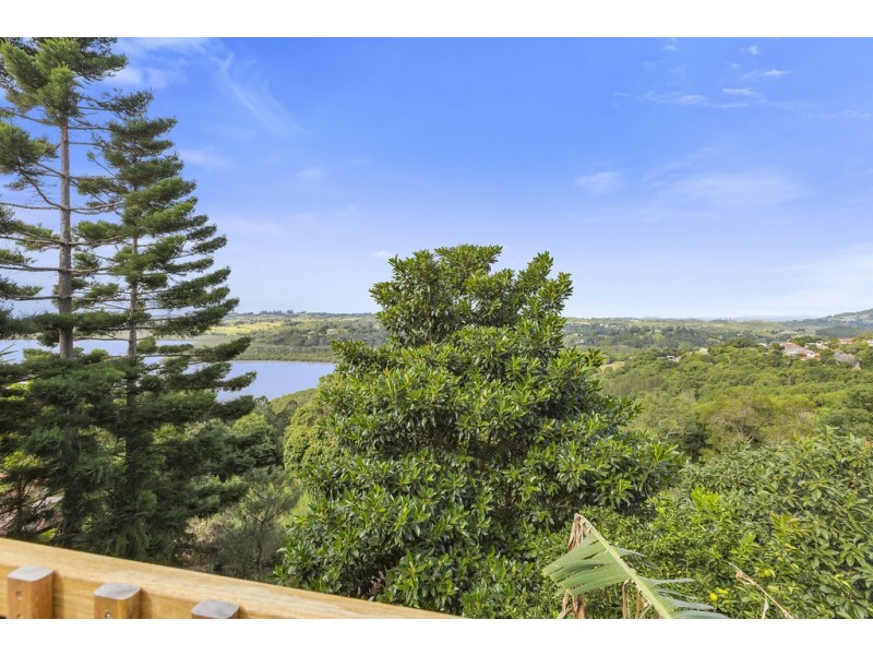 15 Broadwater Esplanade, Bilambil Heights NSW 2486