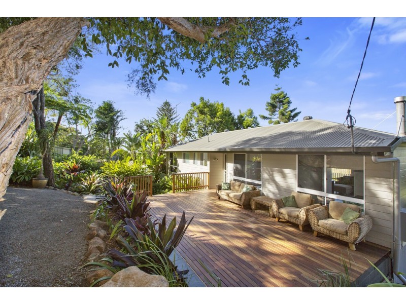 15 Broadwater Esplanade, Bilambil Heights NSW 2486