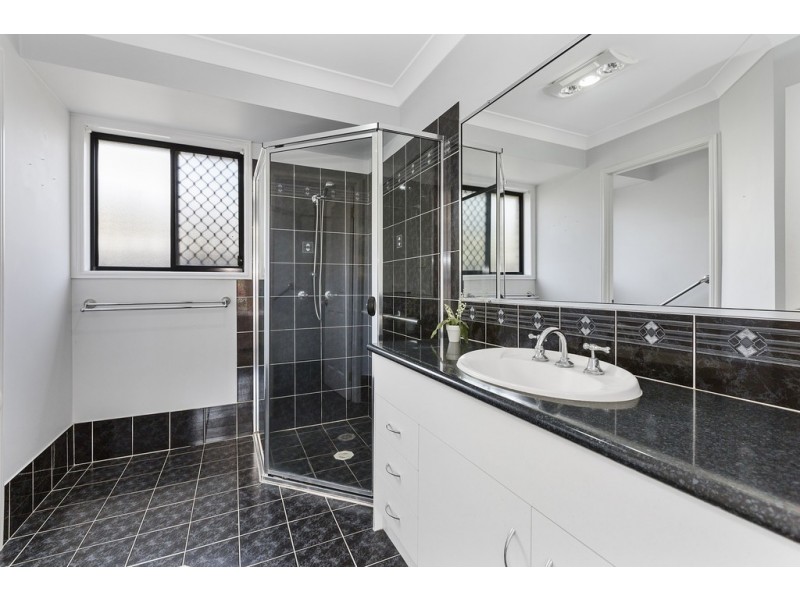 19 Narara Crescent, Banora Point NSW 2486