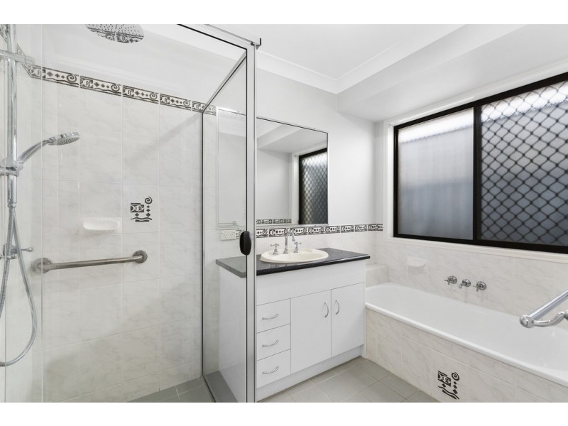 19 Narara Crescent, Banora Point NSW 2486