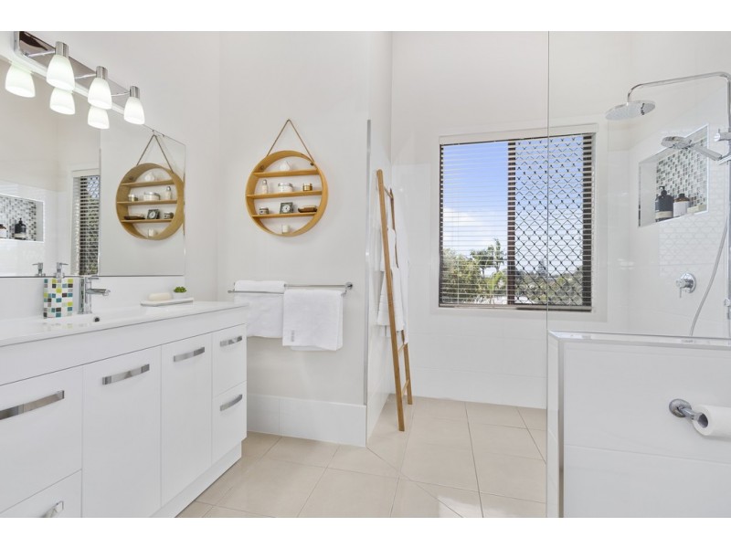 38 Simpson Drive, Bilambil Heights NSW 2486