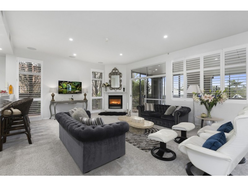 5694 Observation Crescent, Sanctuary Cove QLD 4212