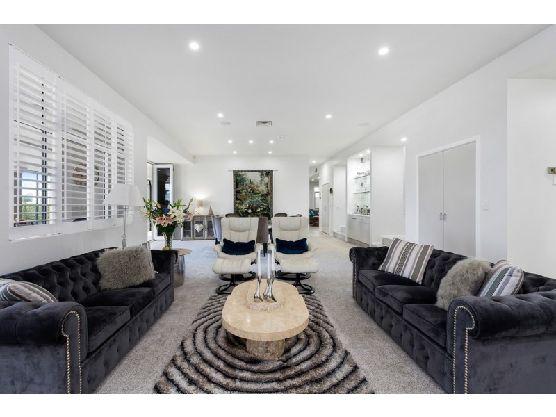 5694 Observation Crescent, Sanctuary Cove QLD 4212