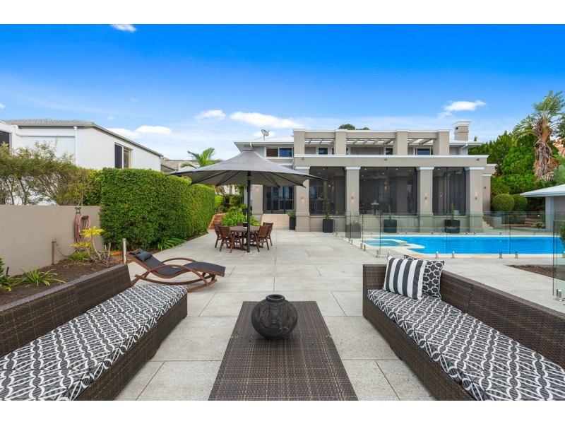 5694 Observation Crescent, Sanctuary Cove QLD 4212