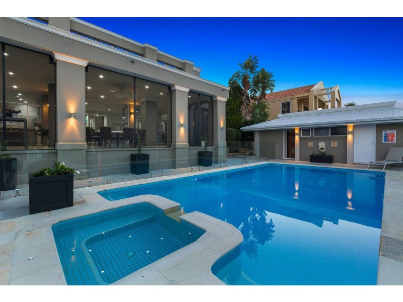 5694 Observation Crescent, Sanctuary Cove QLD 4212