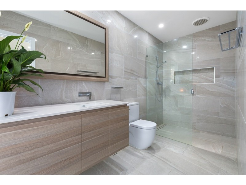 5694 Observation Crescent, Sanctuary Cove QLD 4212