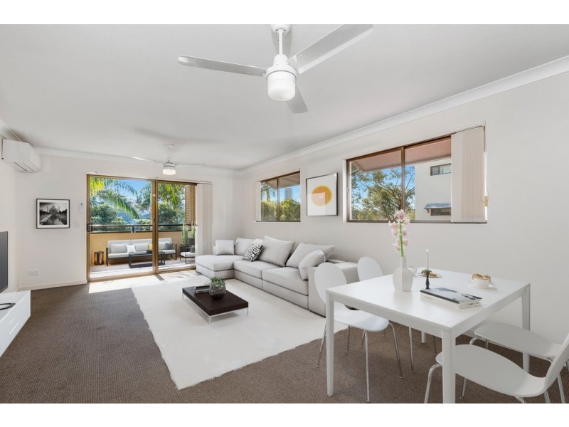 2 / 37 Dixon Street, Coolangatta QLD 4225