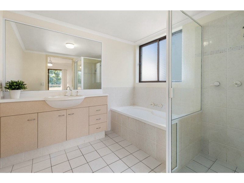 2 / 37 Dixon Street, Coolangatta QLD 4225