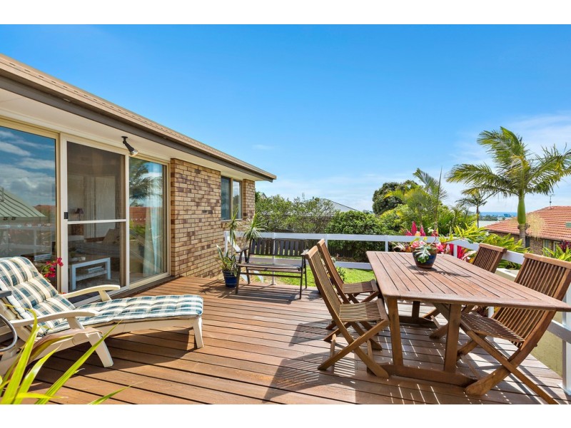 18 Warringa Drive, Bilambil Heights NSW 2486