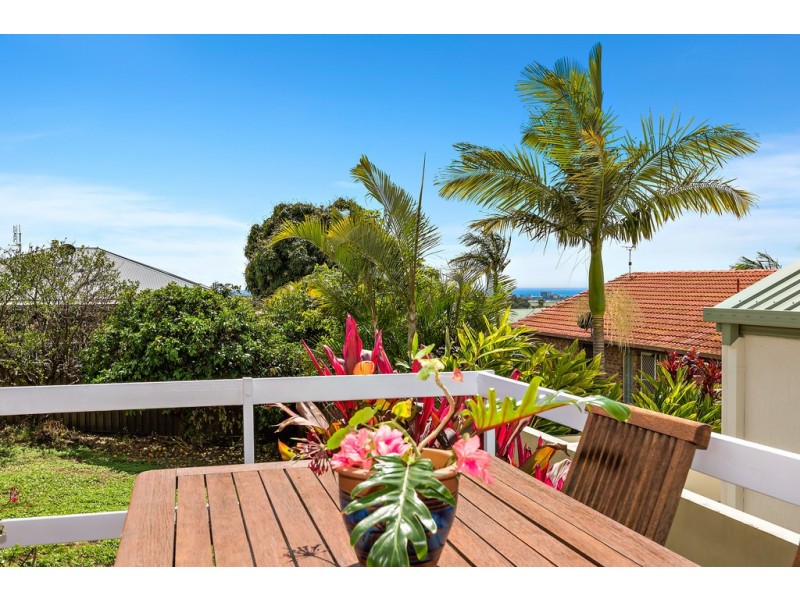 18 Warringa Drive, Bilambil Heights NSW 2486