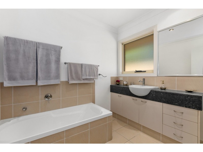 19 Firetail Court, Tweed Heads South NSW 2486