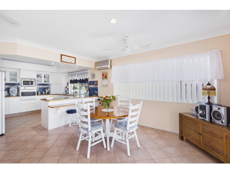 32 Champagne Drive, Tweed Heads South NSW 2486