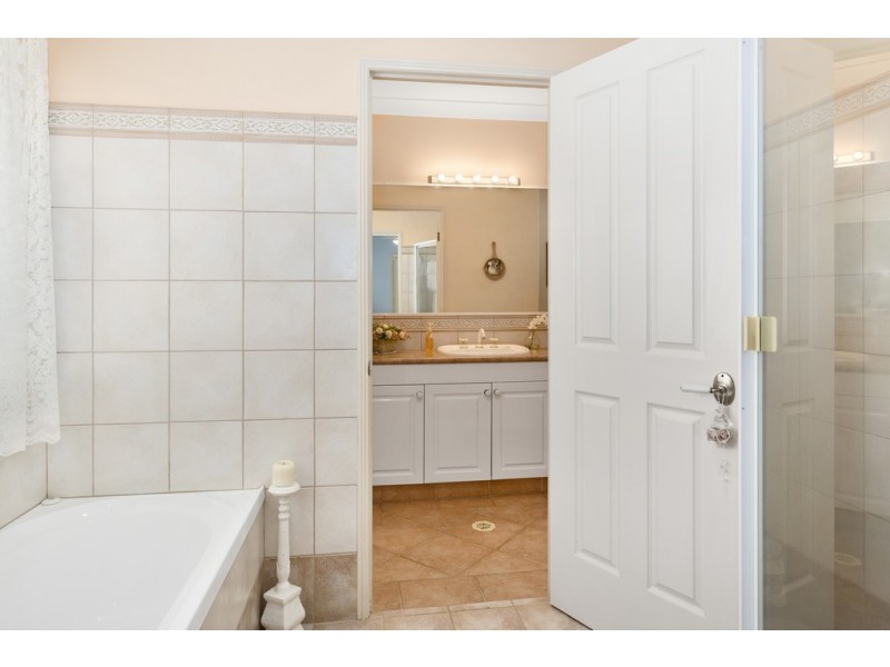 32 Champagne Drive, Tweed Heads South NSW 2486