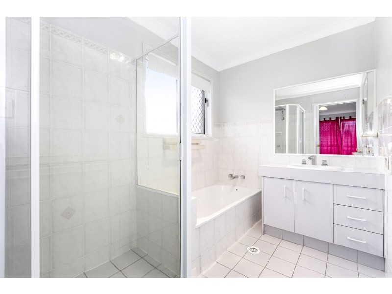 3 Honeymyrtle Drive, Banora Point NSW 2486