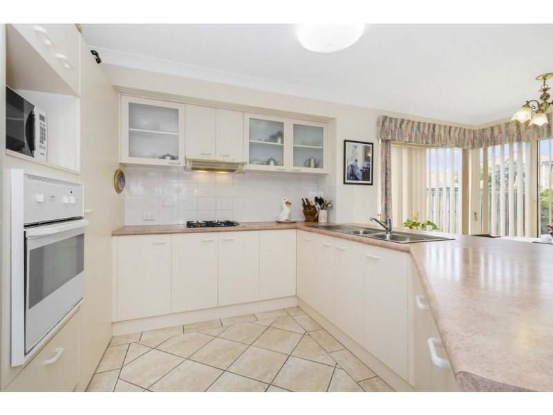 73 Avondale Drive, Banora Point NSW 2486