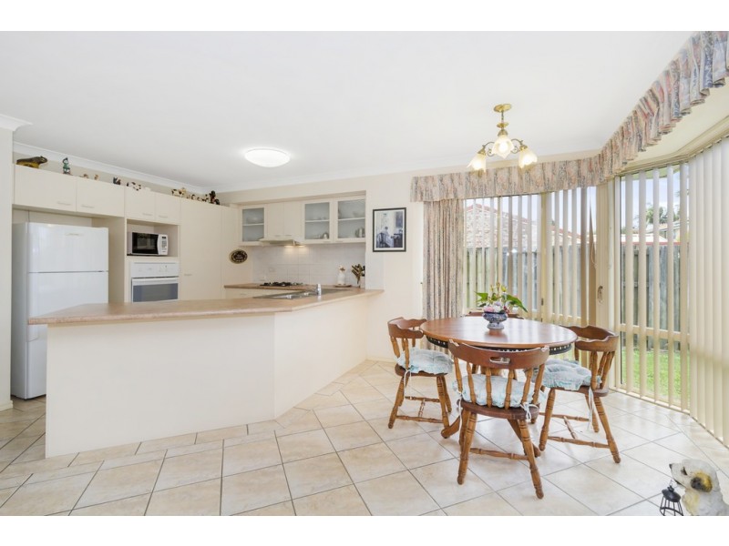 73 Avondale Drive, Banora Point NSW 2486