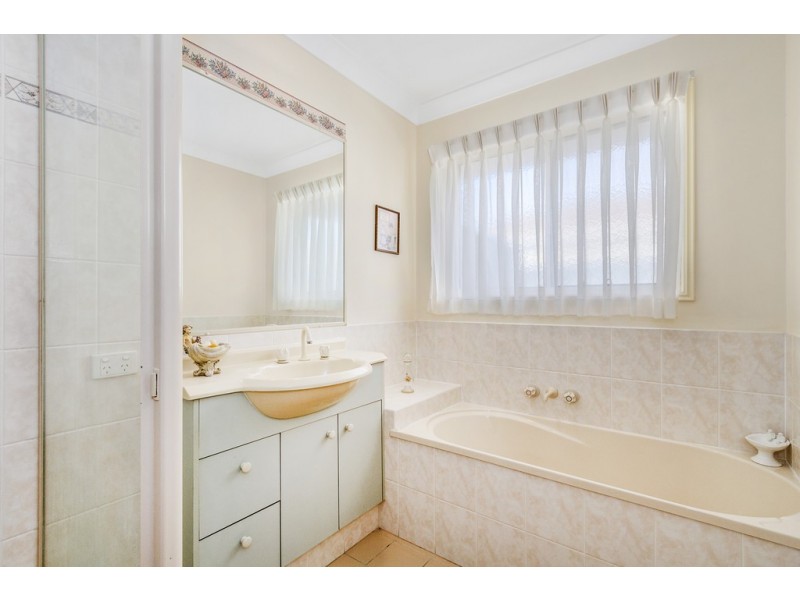 73 Avondale Drive, Banora Point NSW 2486