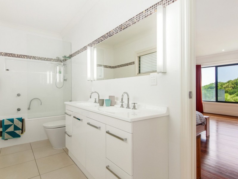 16 Glenbrae Drive, Terranora NSW 2486
