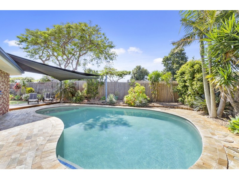 15 Birkdale Court, Banora Point NSW 2486