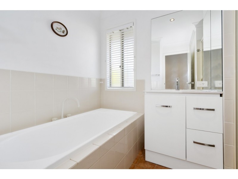 15 Birkdale Court, Banora Point NSW 2486