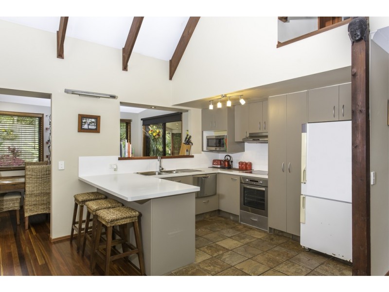 42 Broadwater Esplanade, Bilambil Heights NSW 2486