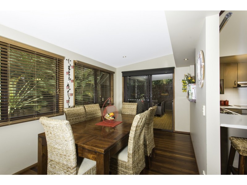 42 Broadwater Esplanade, Bilambil Heights NSW 2486