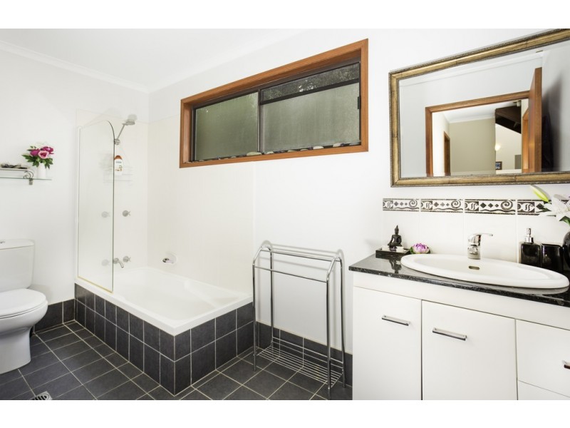 42 Broadwater Esplanade, Bilambil Heights NSW 2486