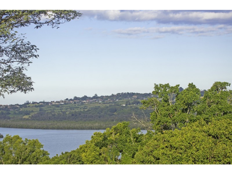 42 Broadwater Esplanade, Bilambil Heights NSW 2486