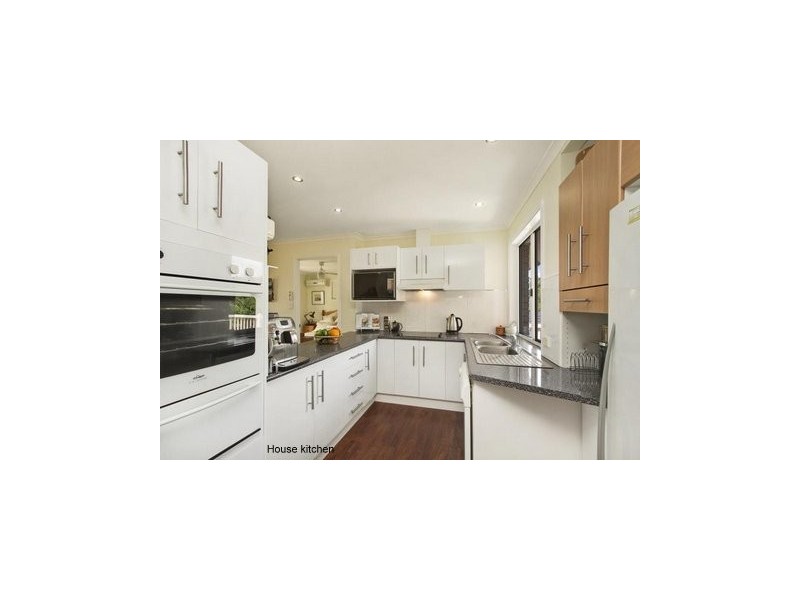 104 Lochlomond Drive, Banora Point NSW 2486