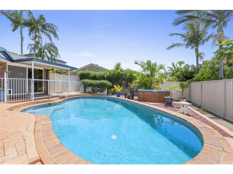 28 Chestnut Drive, Banora Point NSW 2486