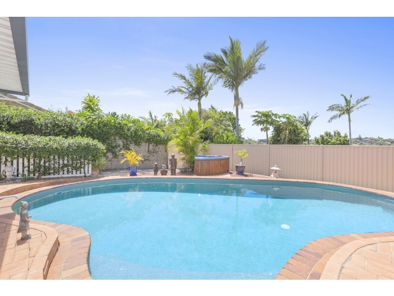 28 Chestnut Drive, Banora Point NSW 2486