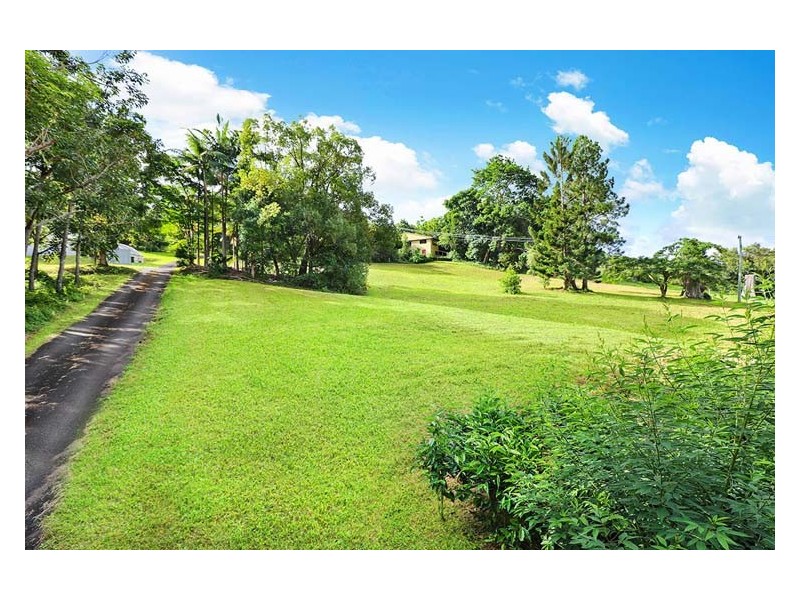 212 Whites Road, Mount Mellum QLD 4550