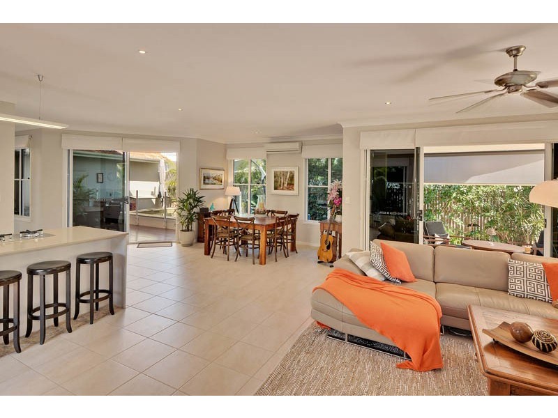 8 Greenside Court, Peregian Springs QLD 4573