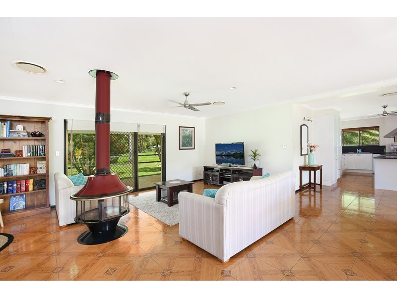 25 Isambert Road, Landsborough QLD 4550