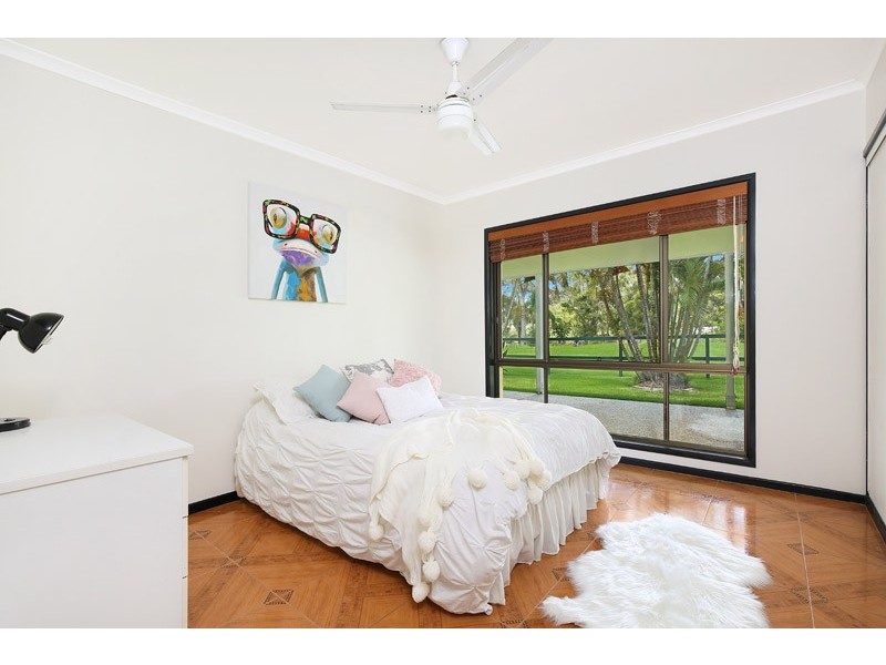 25 Isambert Road, Landsborough QLD 4550