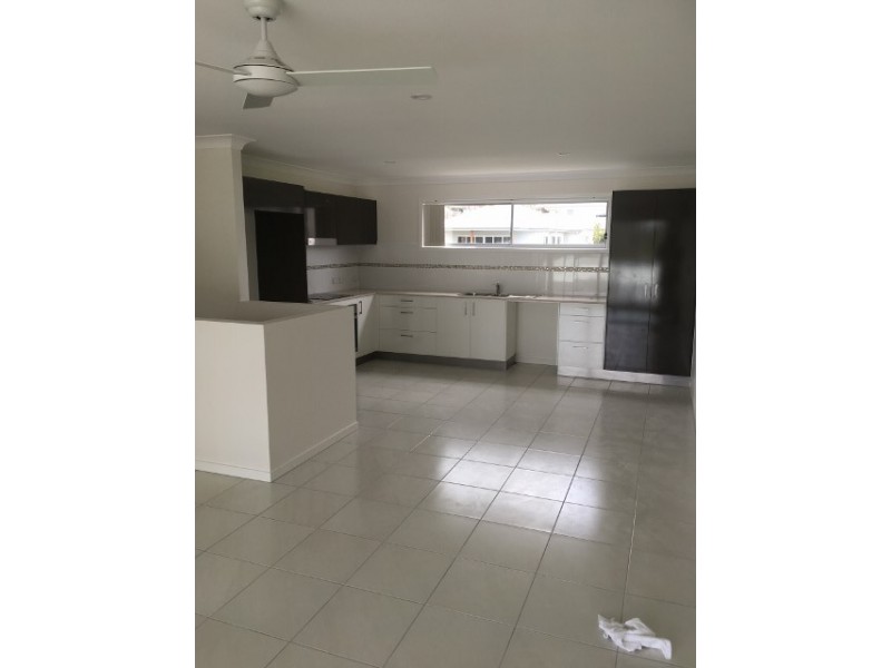 Unit 2 / 138 Springfield Lakes Blvd, Springfield Lakes QLD 4300
