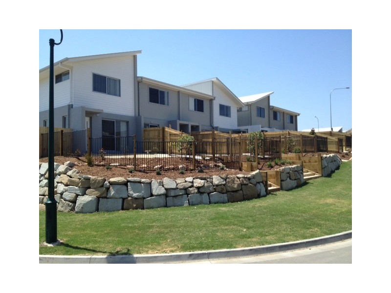 Unit 4 / 2 Tayla Street, Strawberry Fields, Pimpama QLD 4209