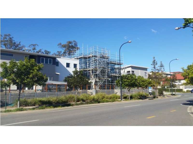 Unit 3 / 2 Carmody Lakes Apt, Lakes Entrance Drive,, Springfield Lakes QLD 4300