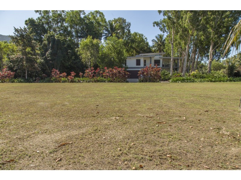 9/109 Upolu Esplanade, Clifton Beach QLD 4879