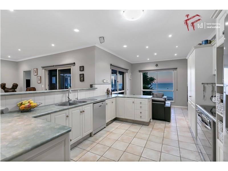 12 Ibis Crescent, Hallett Cove SA 5158